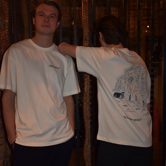 2 man showing the oversized Fortissimo t-shirt in creme, showing the front and back of the shirt.
